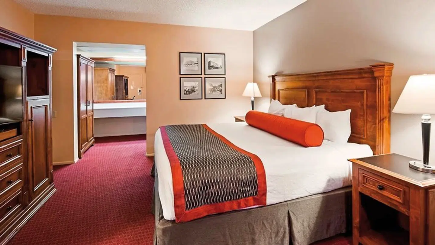 Best Western Plus King's Inn & Suites ROOM_EXAMPLE