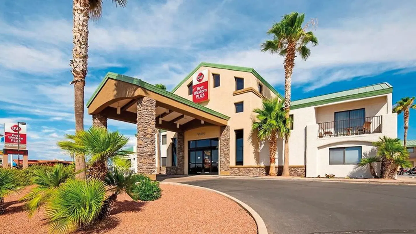 Best Western Plus King's Inn & Suites EXTERIOR