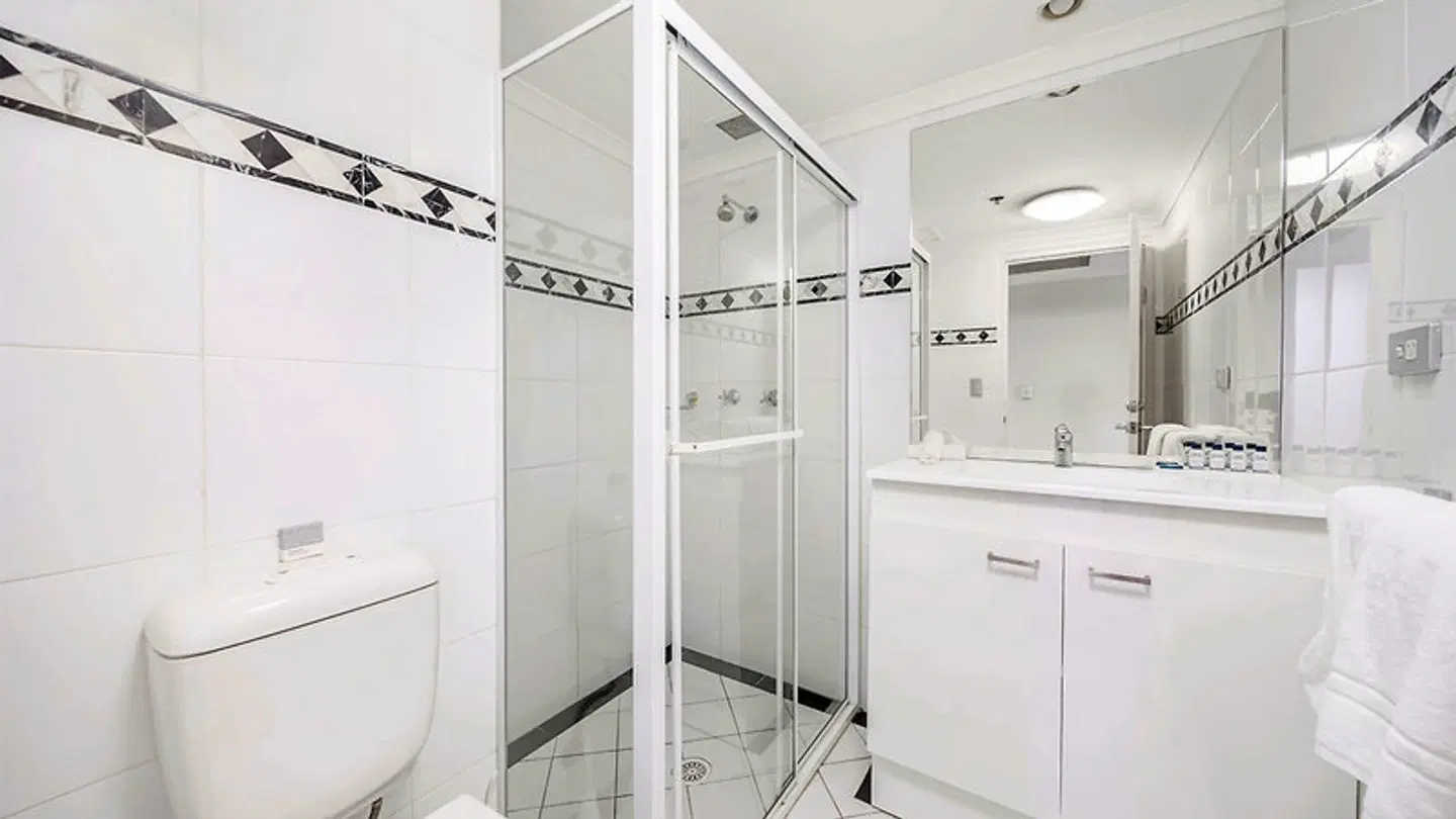 Oaks Sydney Castlereagh Suites Badezimmer