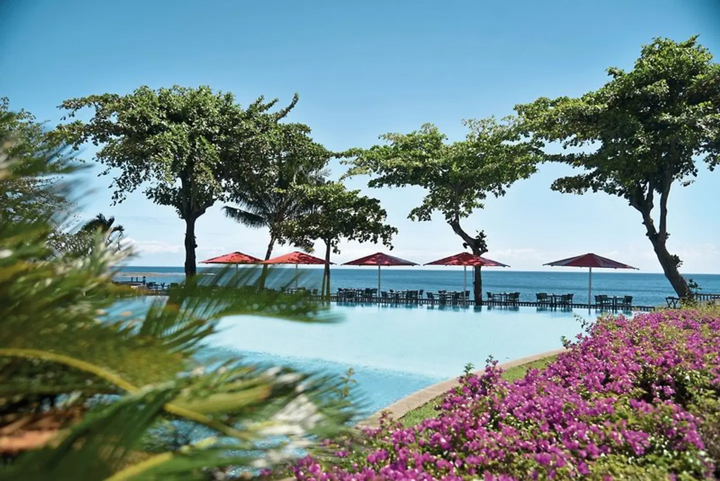 Tahiti Pearl Beach Resort & Spa OUTDOOR_POOL