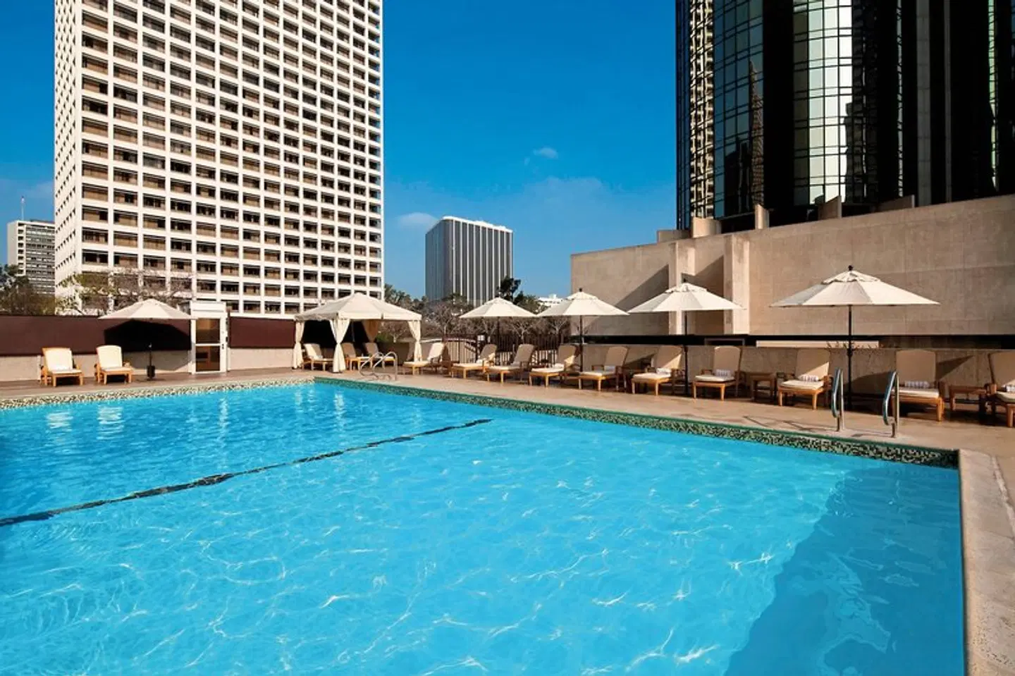 The Westin Bonaventure OUTDOOR_POOL