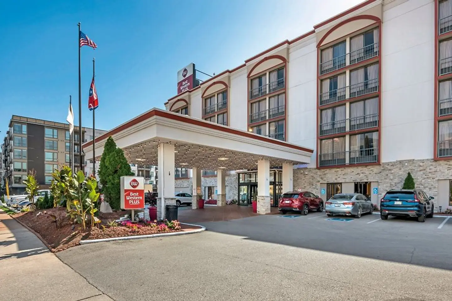 Best Western Plus Music Row EXTERIOR