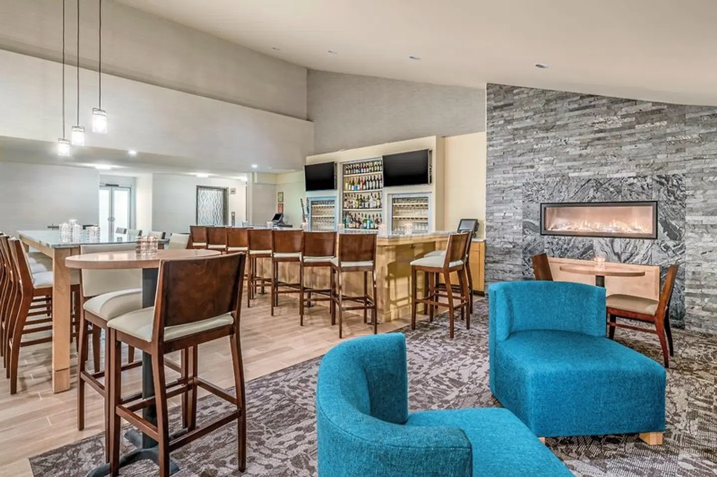 Holiday Inn Cape Cod - Hyannis Bar