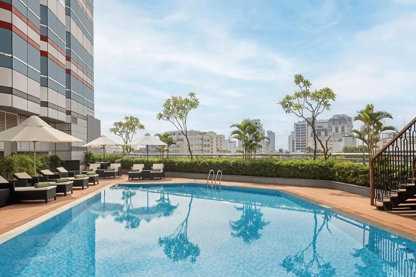 Meliá Hanoi OUTDOOR_POOL