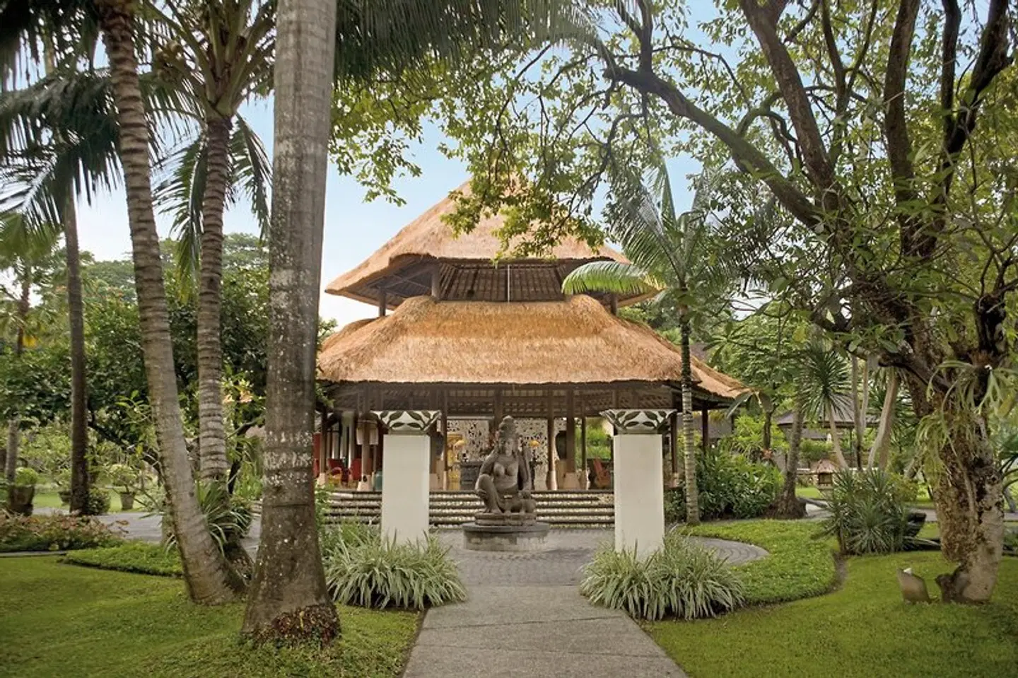 Segara Village Hotel EXTERIOR