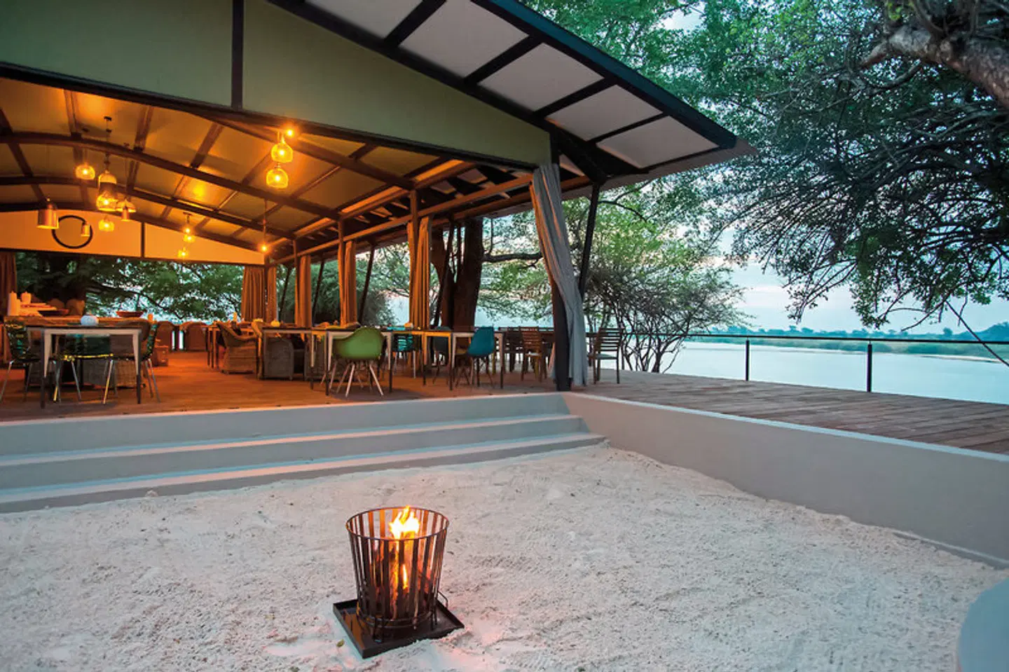 Zambezi Mubala Lodge Terrasse