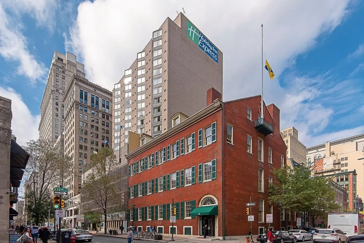 Holiday Inn Express Philadelphia-Midtown EXTERIOR