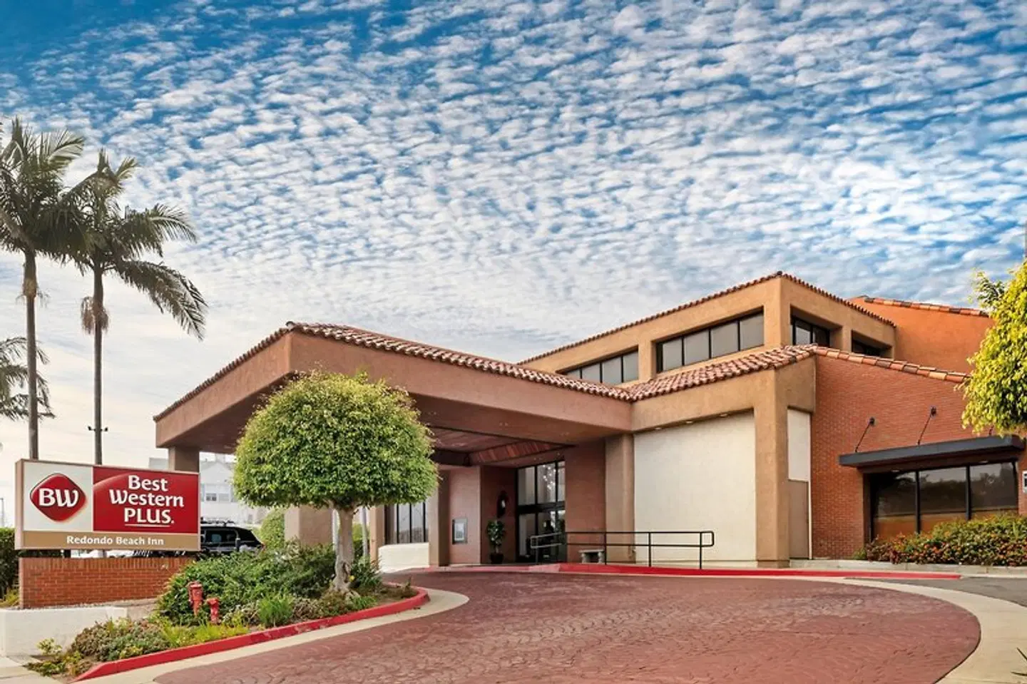 Best Western Plus Redondo Beach Inn EXTERIOR