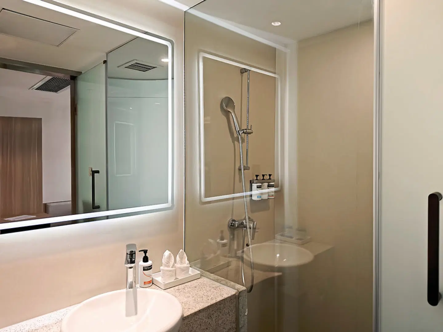 Holiday Inn Express Putuo Badezimmer