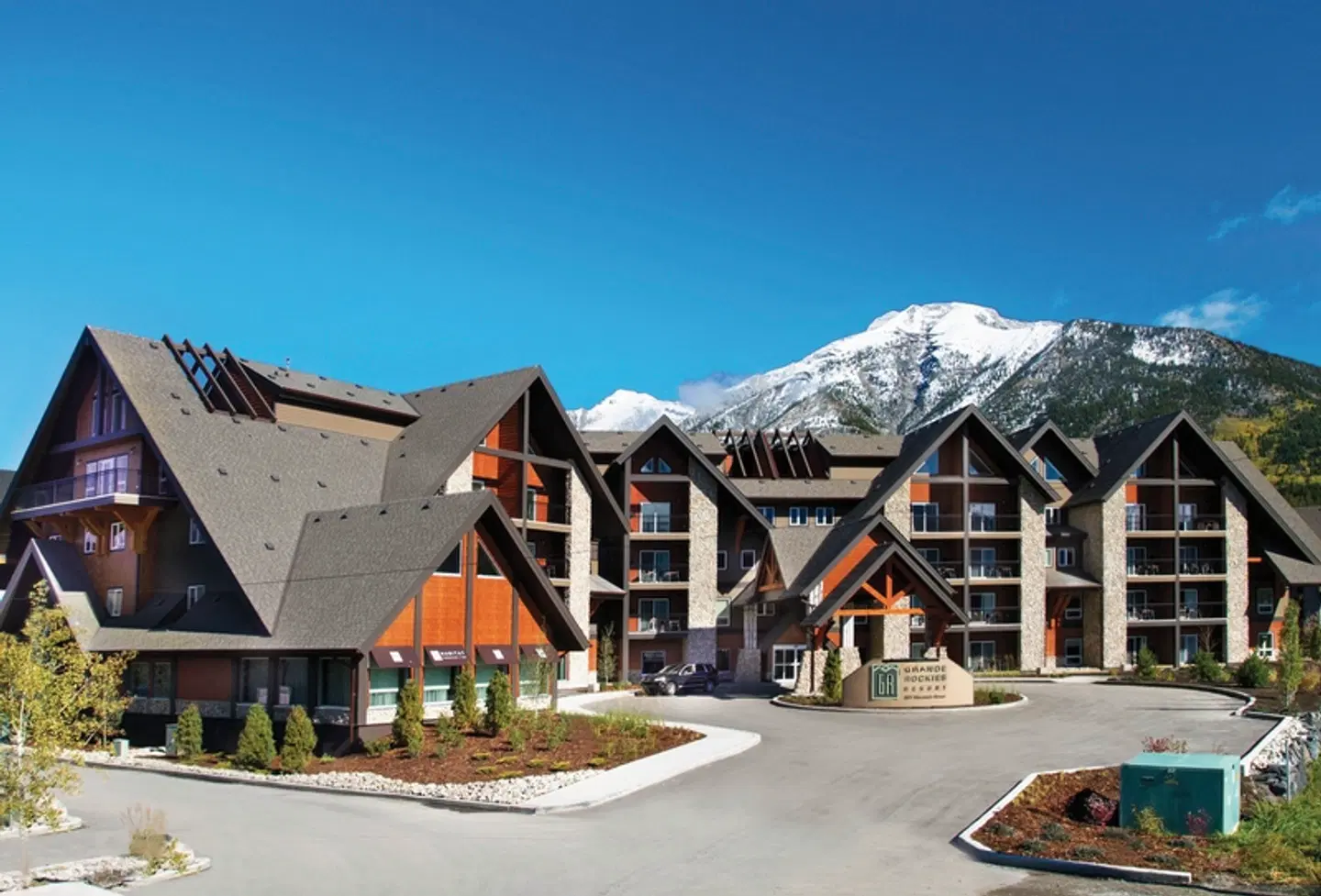 Grande Rockies Resort EXTERIOR
