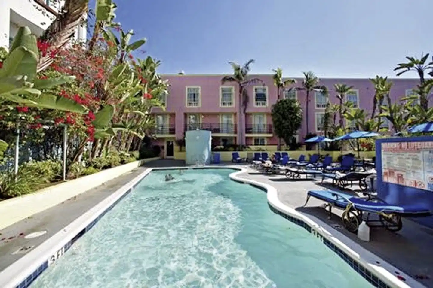 Ramada Plaza West Hollywood Pool