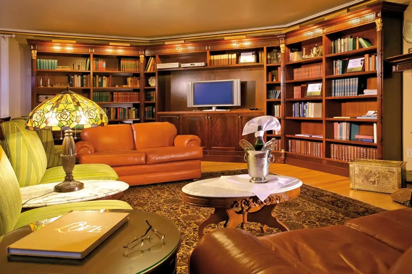 Abigail's Hotel Lobby