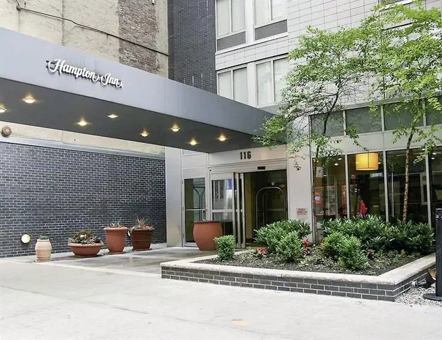 Hampton Inn Madison Square Garden EXTERIOR