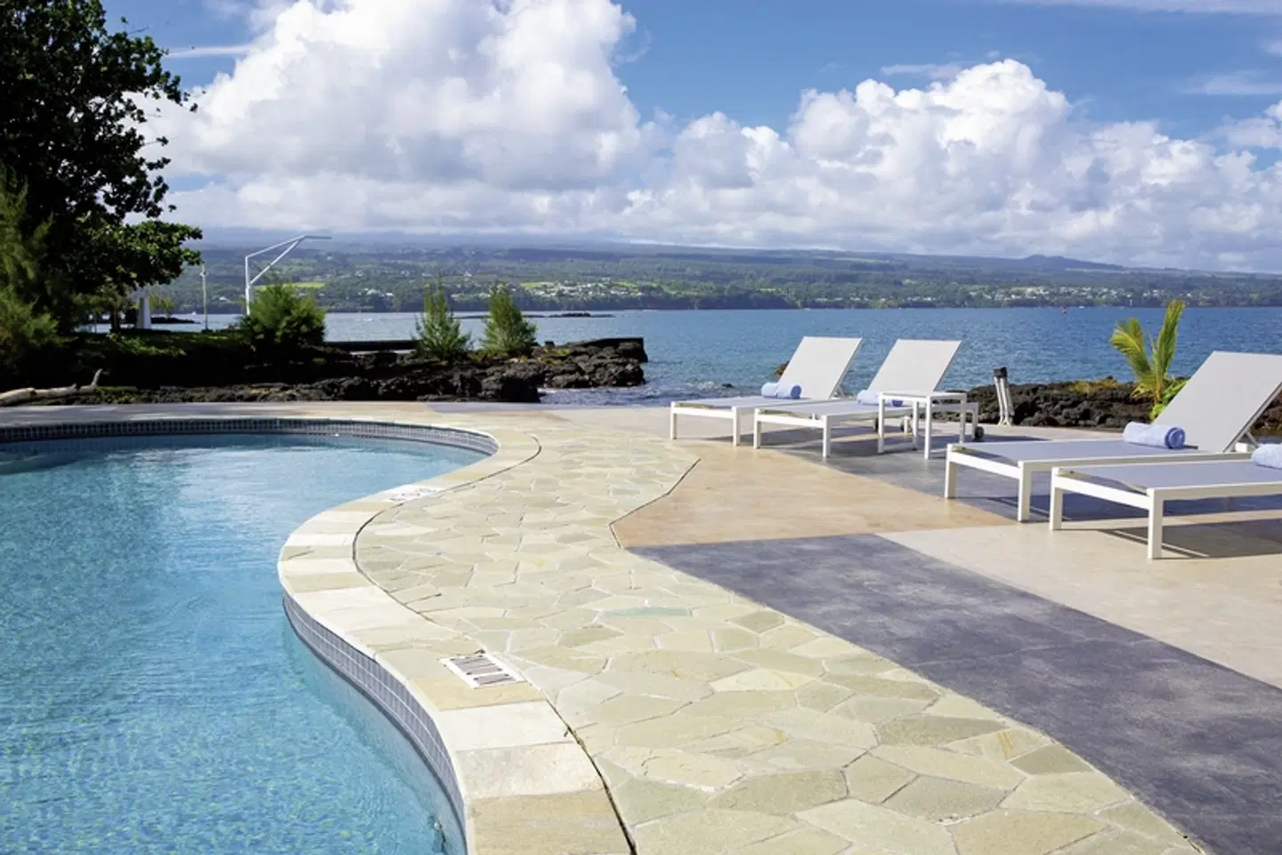 Grand Naniloa Hotel Hilo - a DoubleTree by Hilton Hotel OUTDOOR_POOL