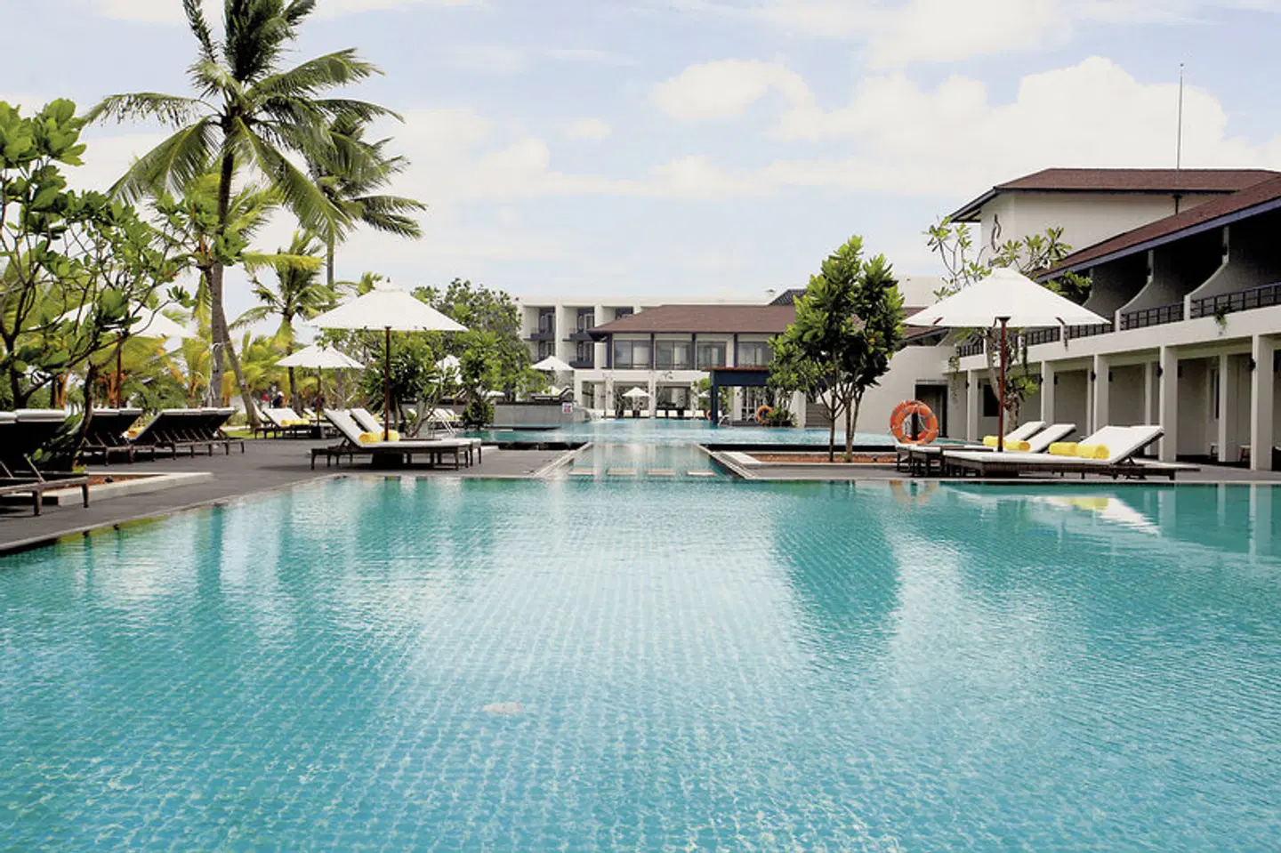 NH Bentota Ceysands Resort OUTDOOR_POOL