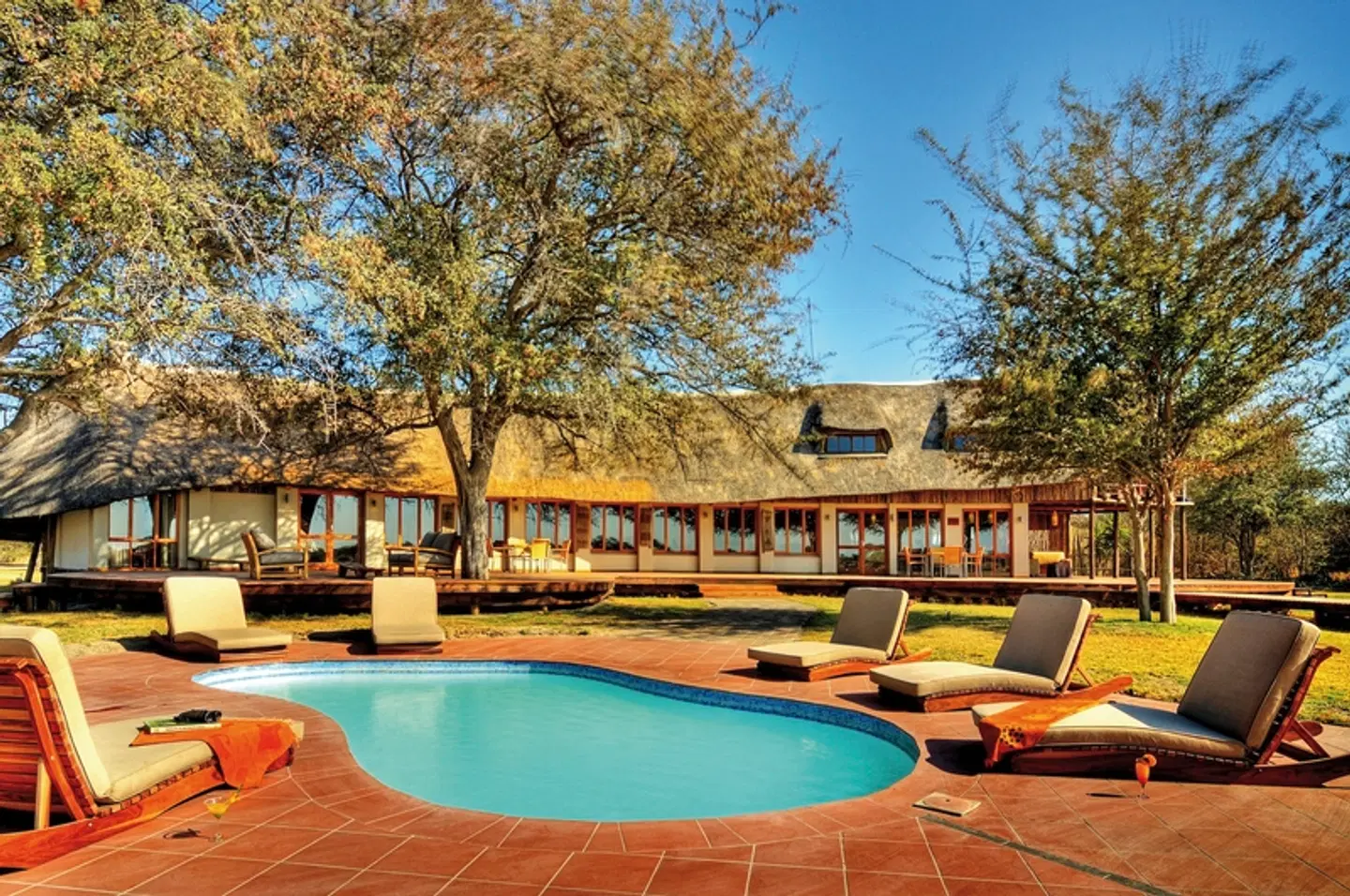 Leroo La Tau OUTDOOR_POOL