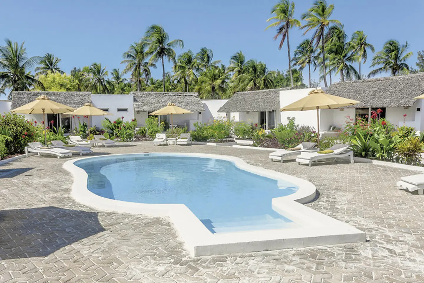 Dhow Inn OUTDOOR_POOL