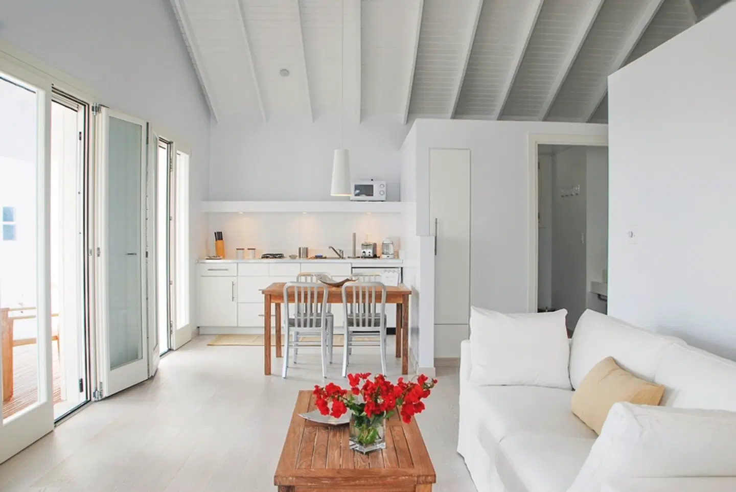 Guanahani Beach Club Bar