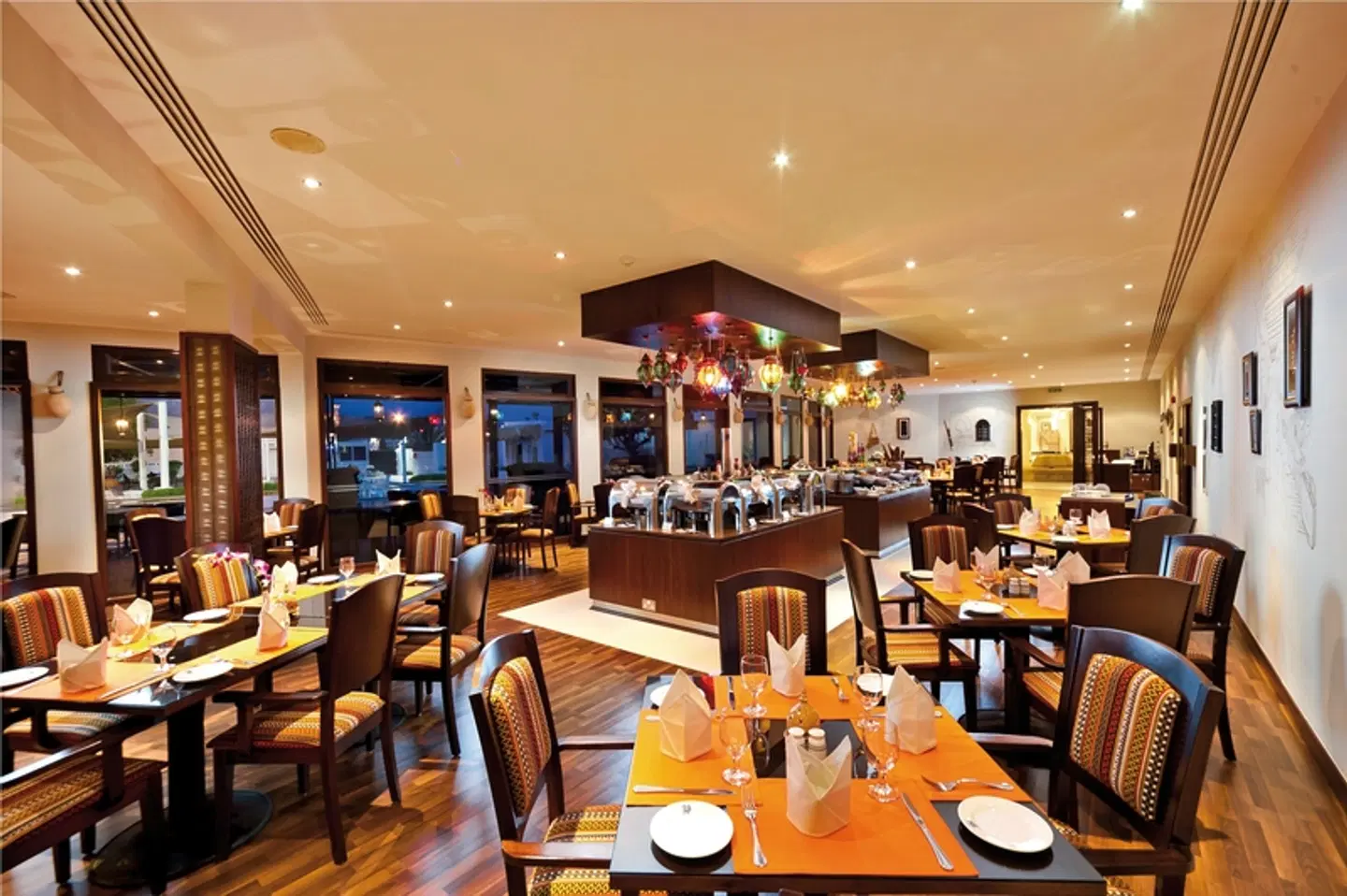 Al Falaj Hotel Restaurant