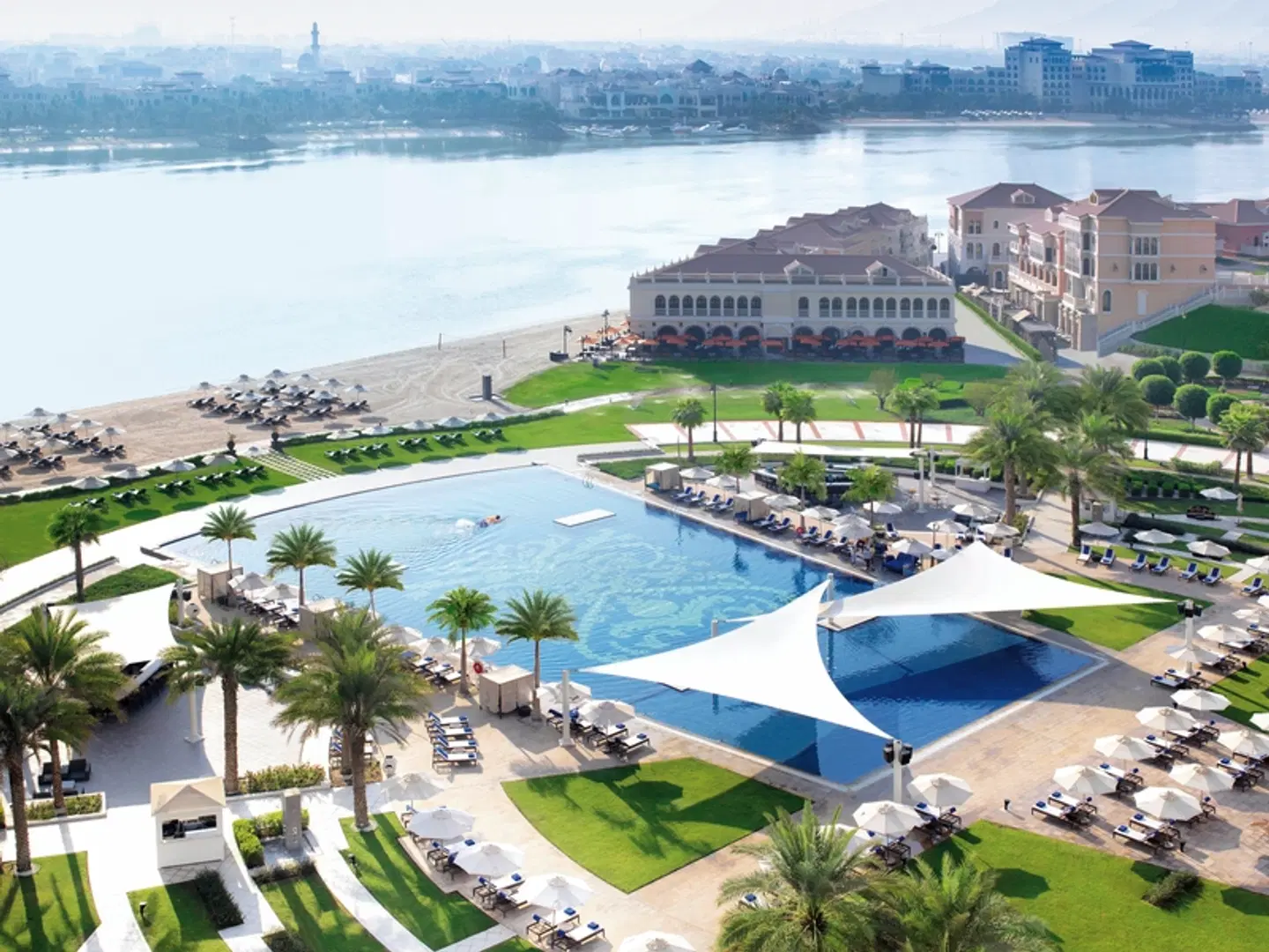 The Ritz-Carlton Abu Dhabi, Grand Canal EXTERIOR