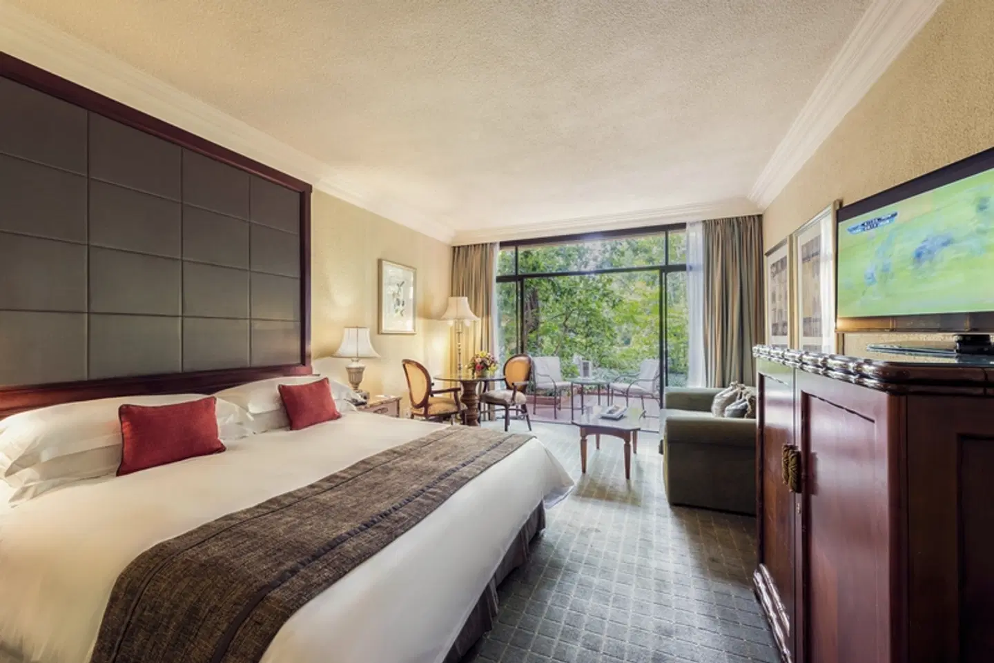 The Cascades Hotel ROOM_EXAMPLE