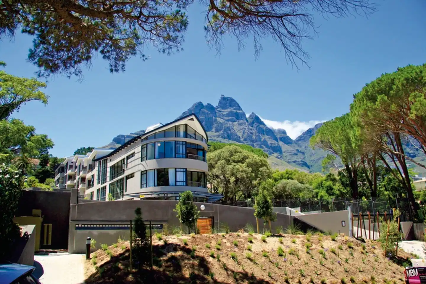 The Glen Apartments Aussenansicht