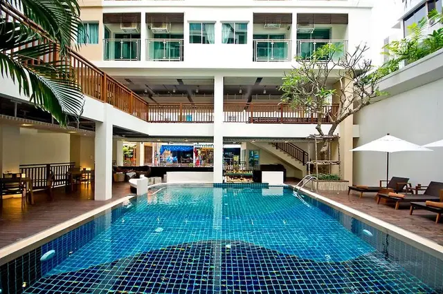Sunshine Hotel & Residences OUTDOOR_POOL