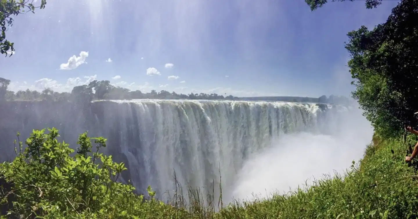 Viktoria Fälle & Safari Abenteuer ab/bis Victoria Falls Landschaft