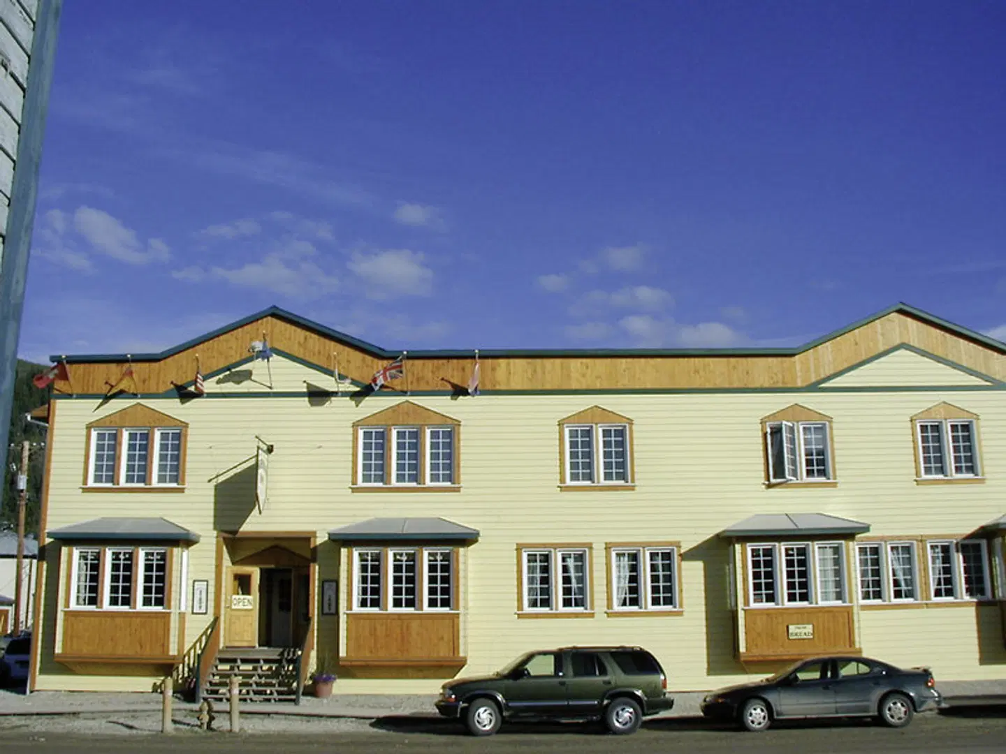 Aurora Inn EXTERIOR
