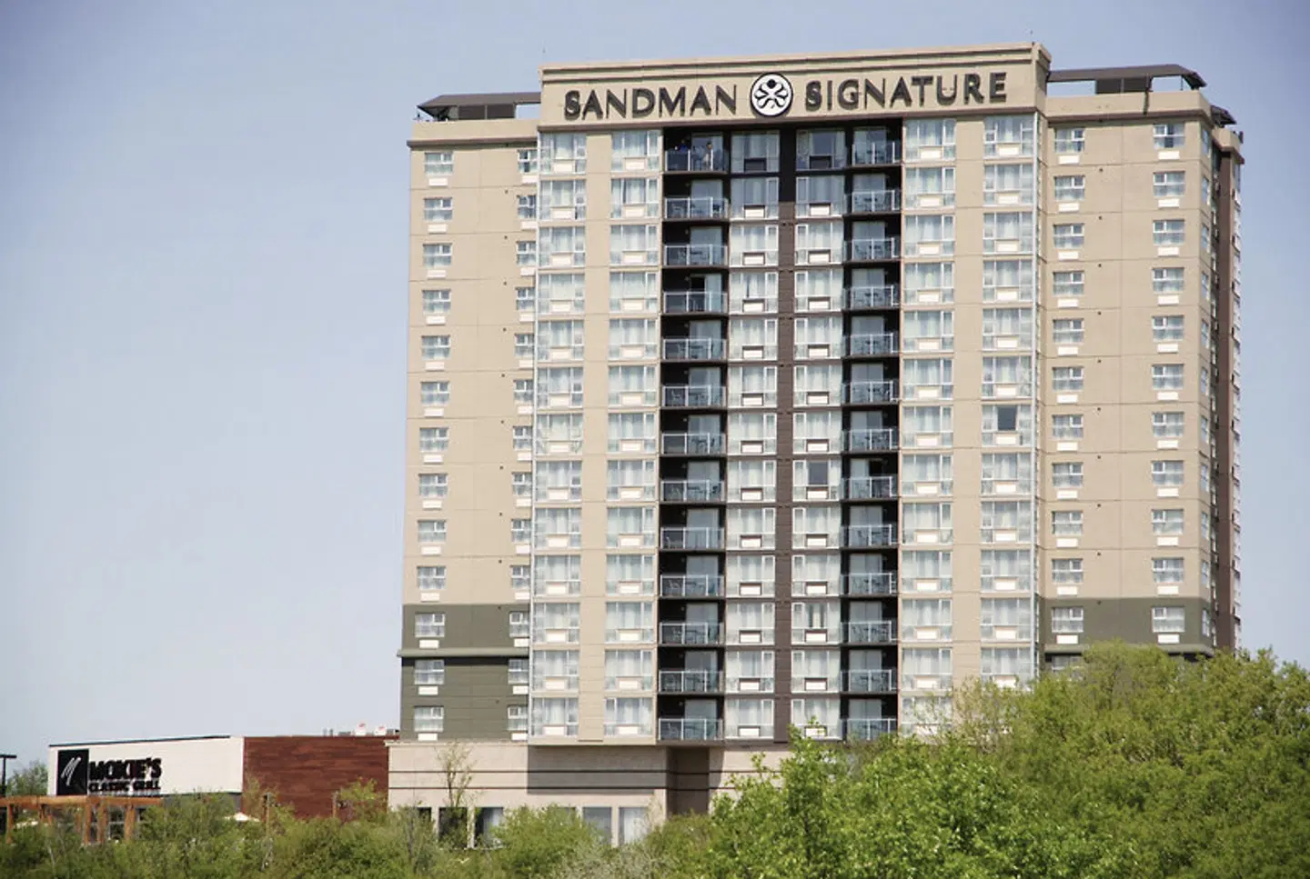 Sandman Signature Toronto Airport EXTERIOR