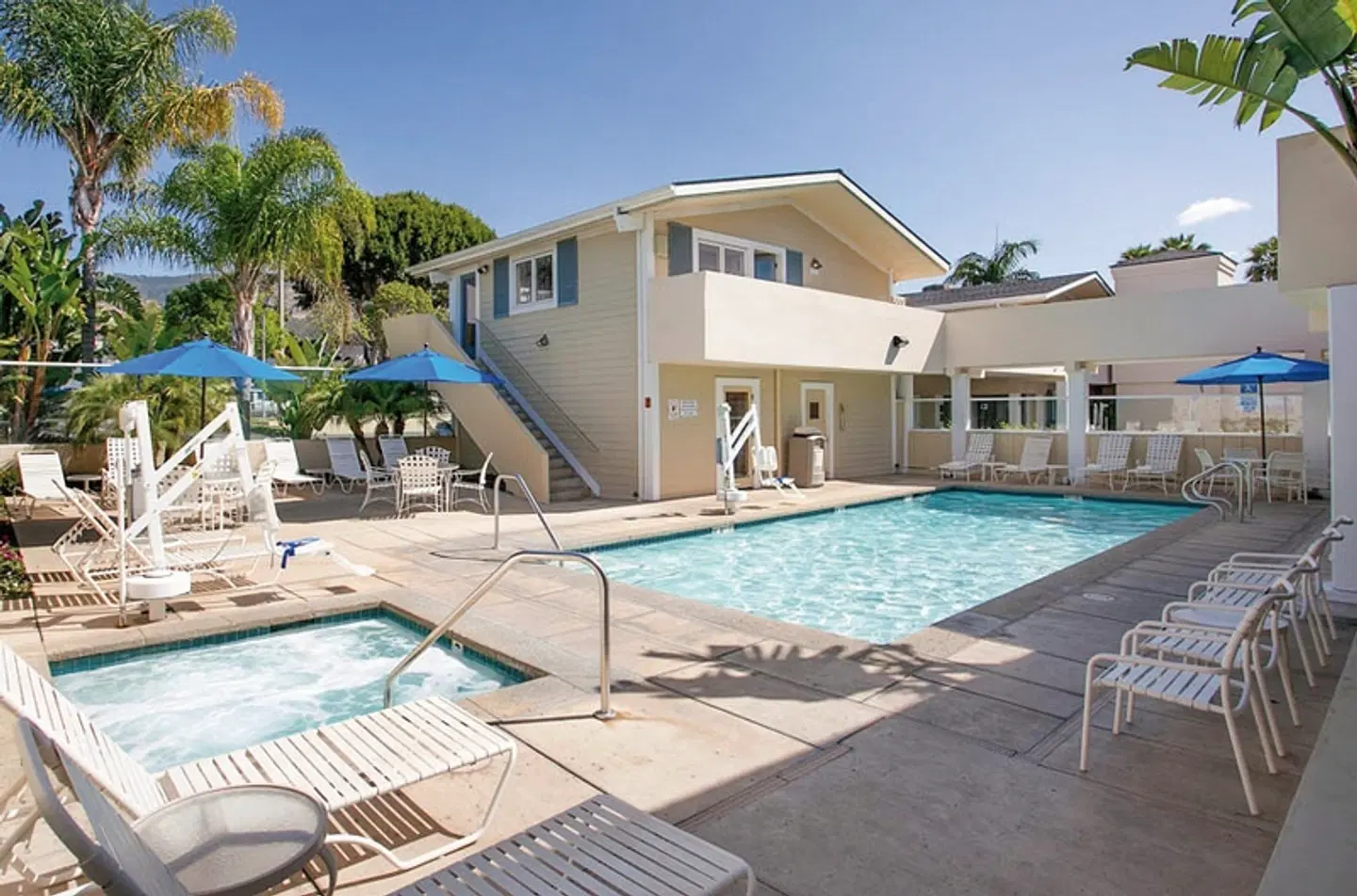 Sandpiper Lodge OUTDOOR_POOL