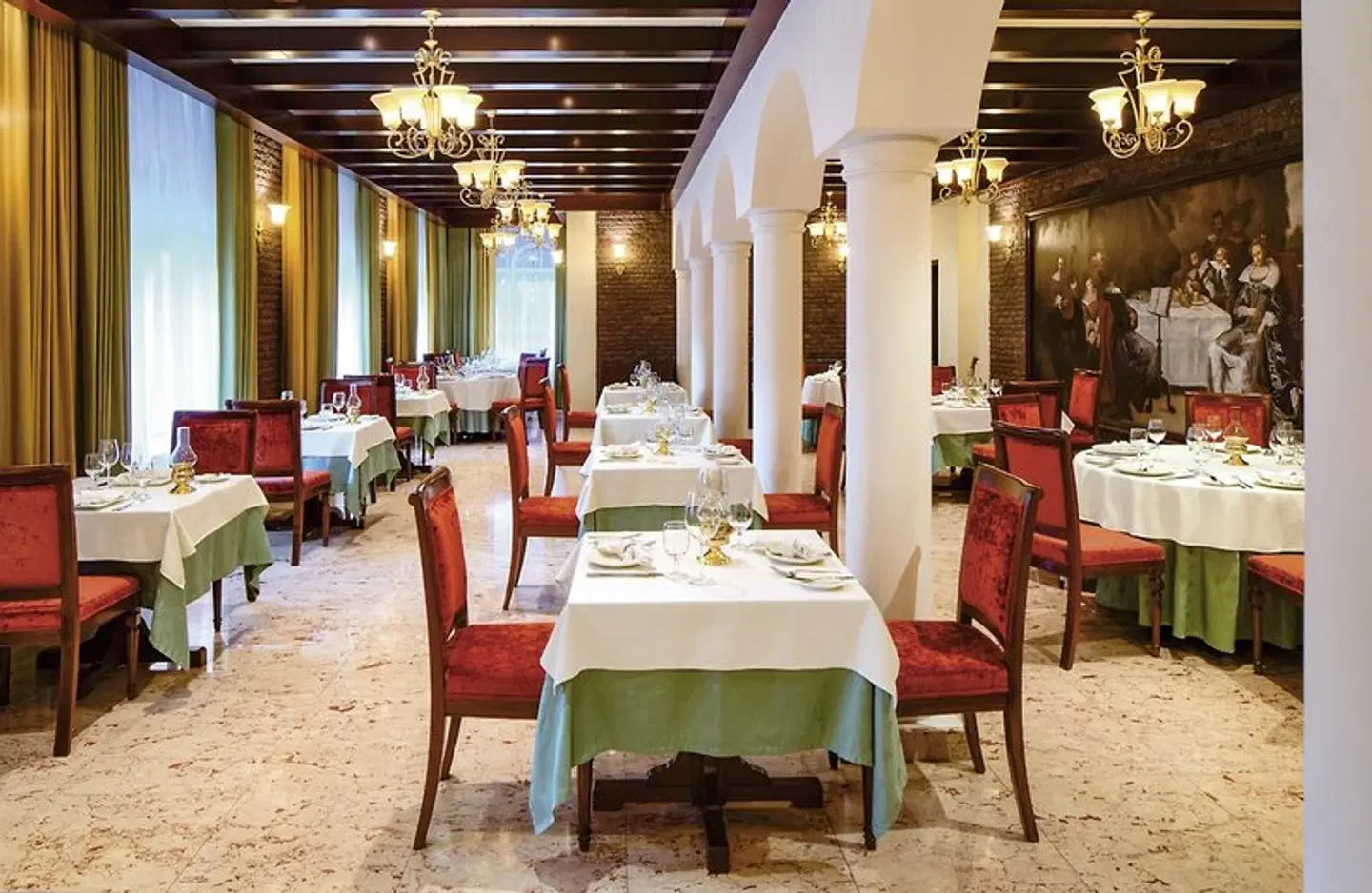 Radisson Blu Hotel, Muscat Restaurant