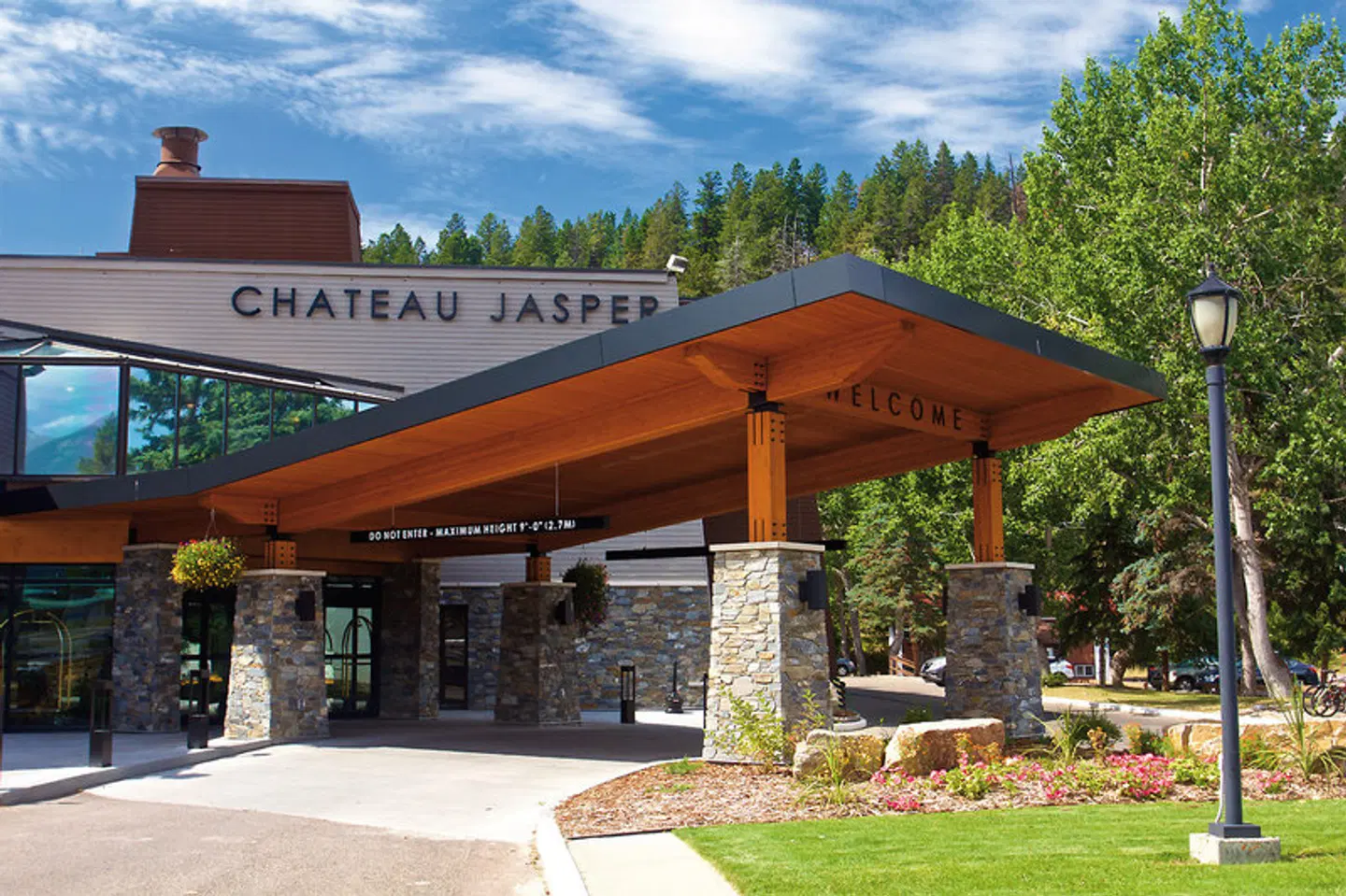 Chateau Jasper EXTERIOR