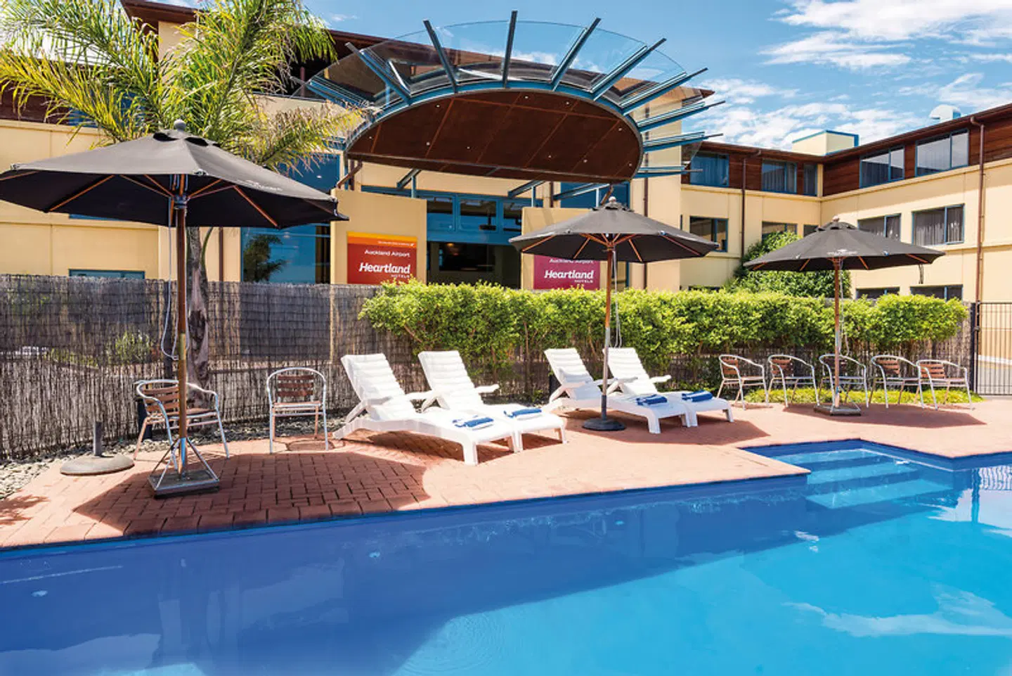 Heartland Hotel Auckland Airport OUTDOOR_POOL