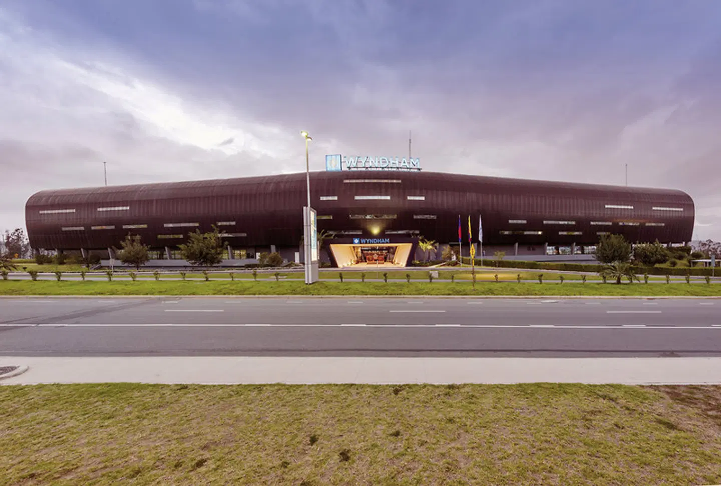 Wyndham Quito Airport EXTERIOR
