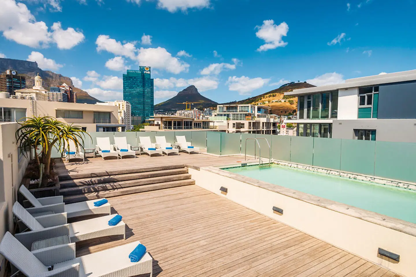aha Harbour Bridge Hotel & Suites OUTDOOR_POOL