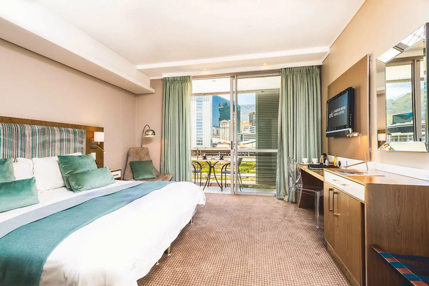 aha Harbour Bridge Hotel & Suites ROOM_EXAMPLE