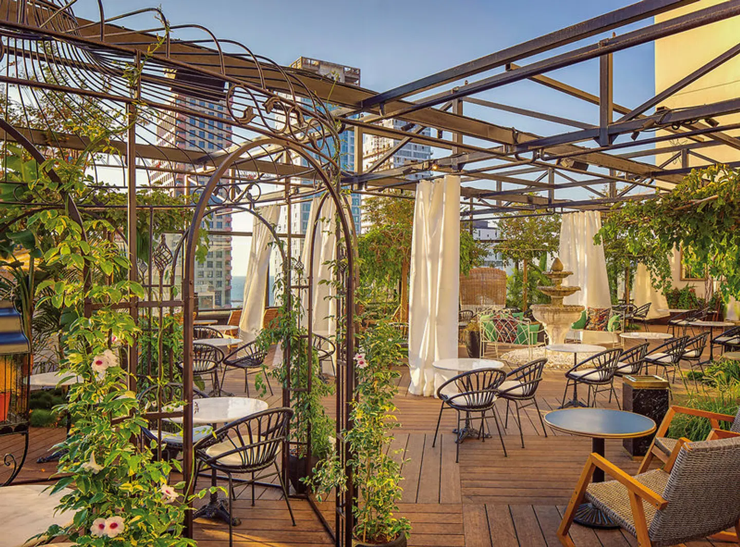 Lighthouse by Brown Hotels Tel Aviv Terrasse