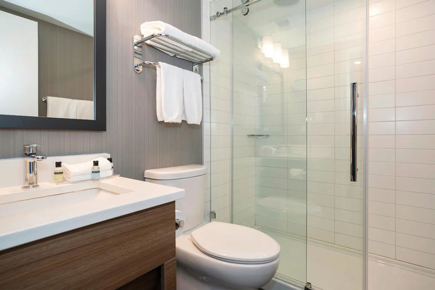 Sandman Signature Calgary Downtown Hotel Badezimmer