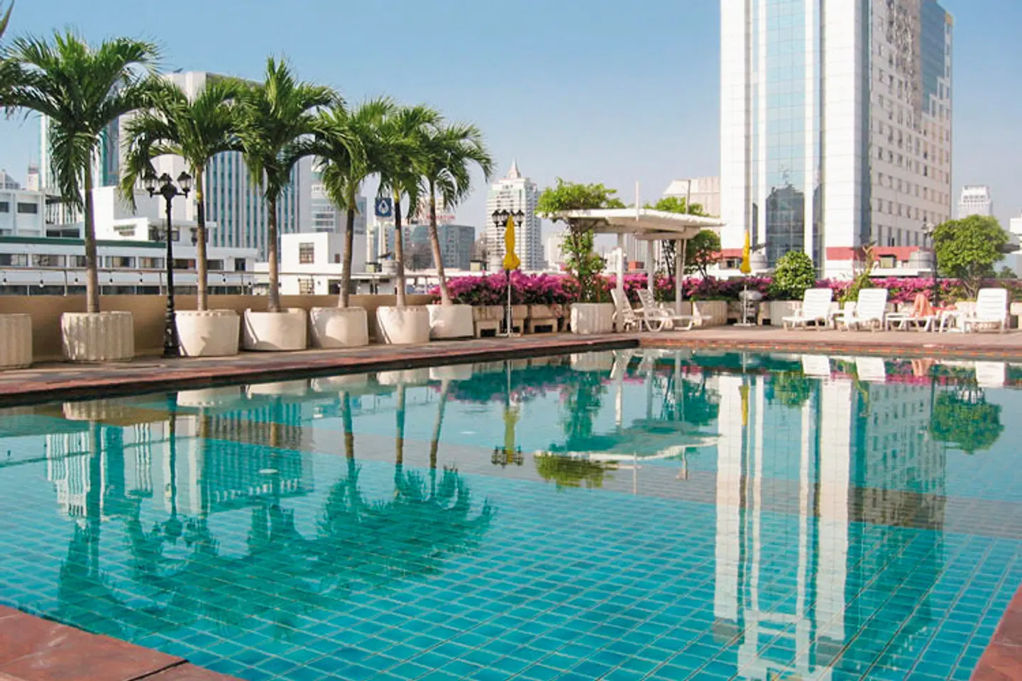 Royal Benja Hotel OUTDOOR_POOL