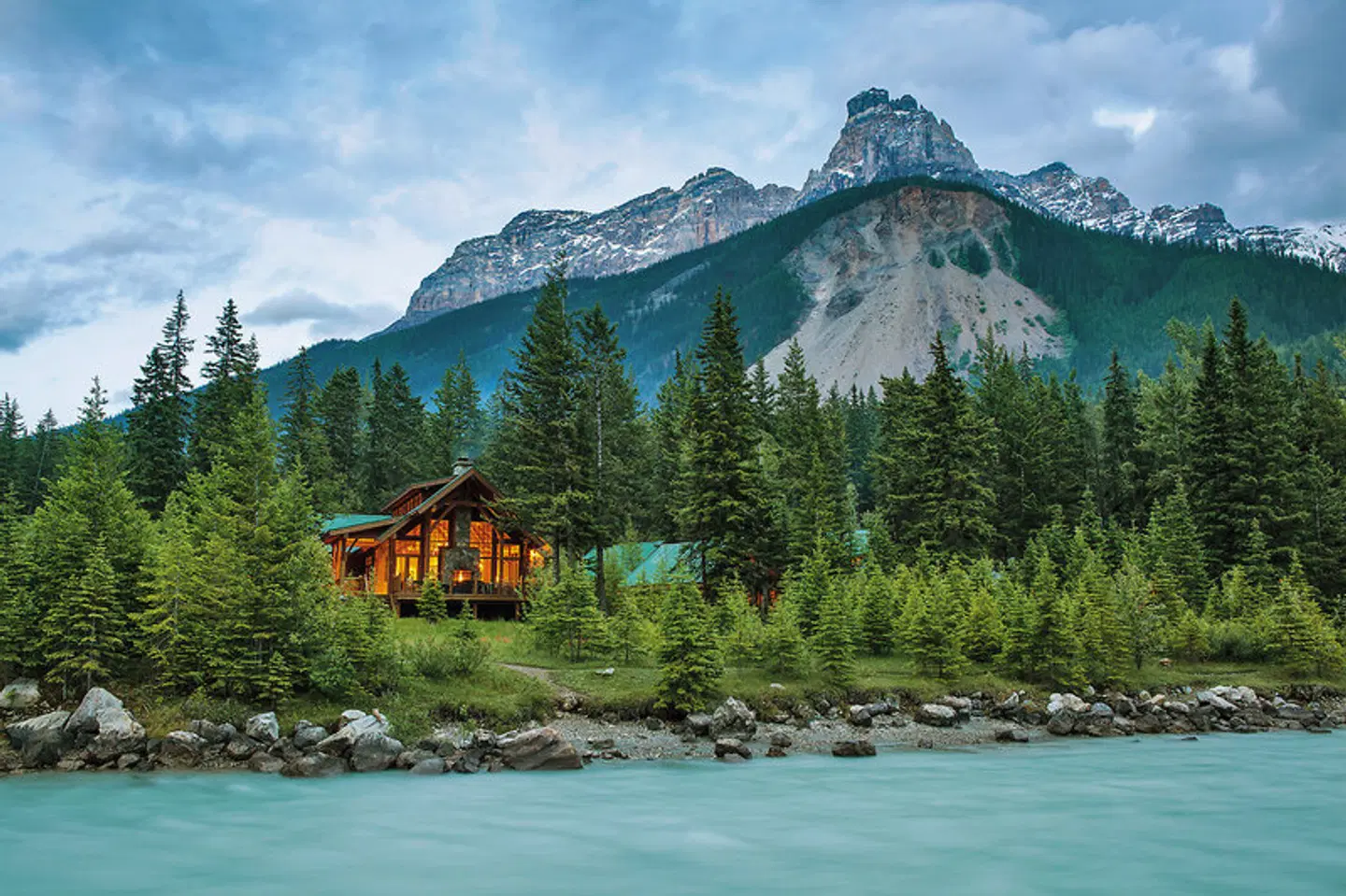 Cathedral Mountain Lodge LANDSCAPE