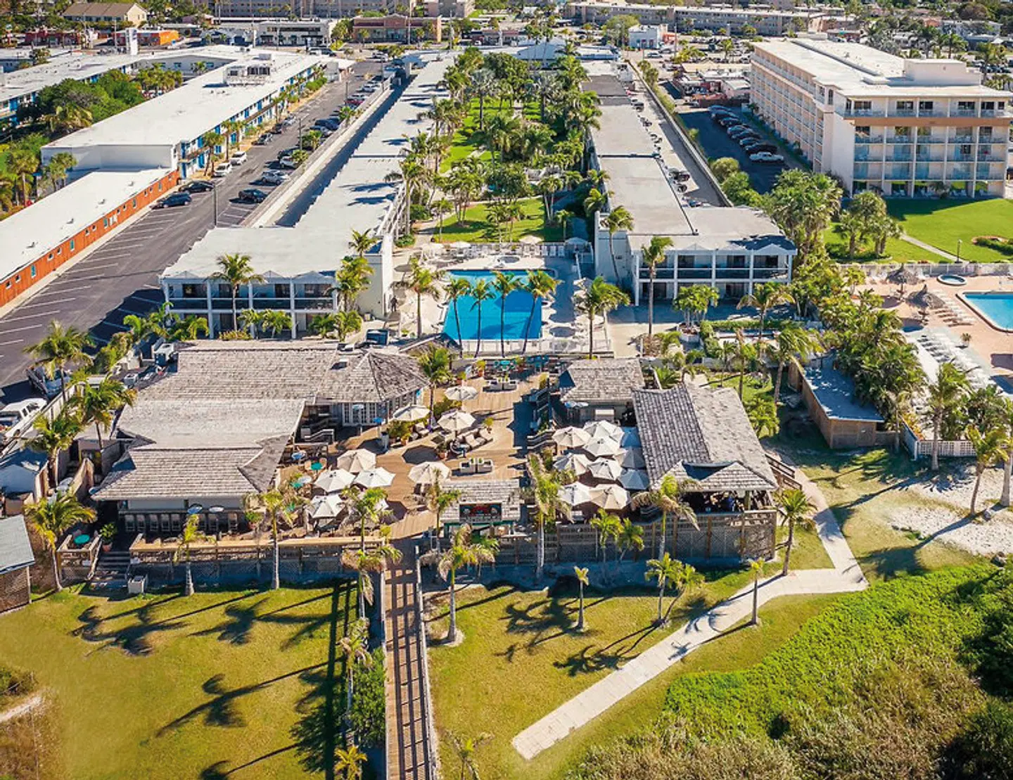 Beachcomber Beach Resort EXTERIOR