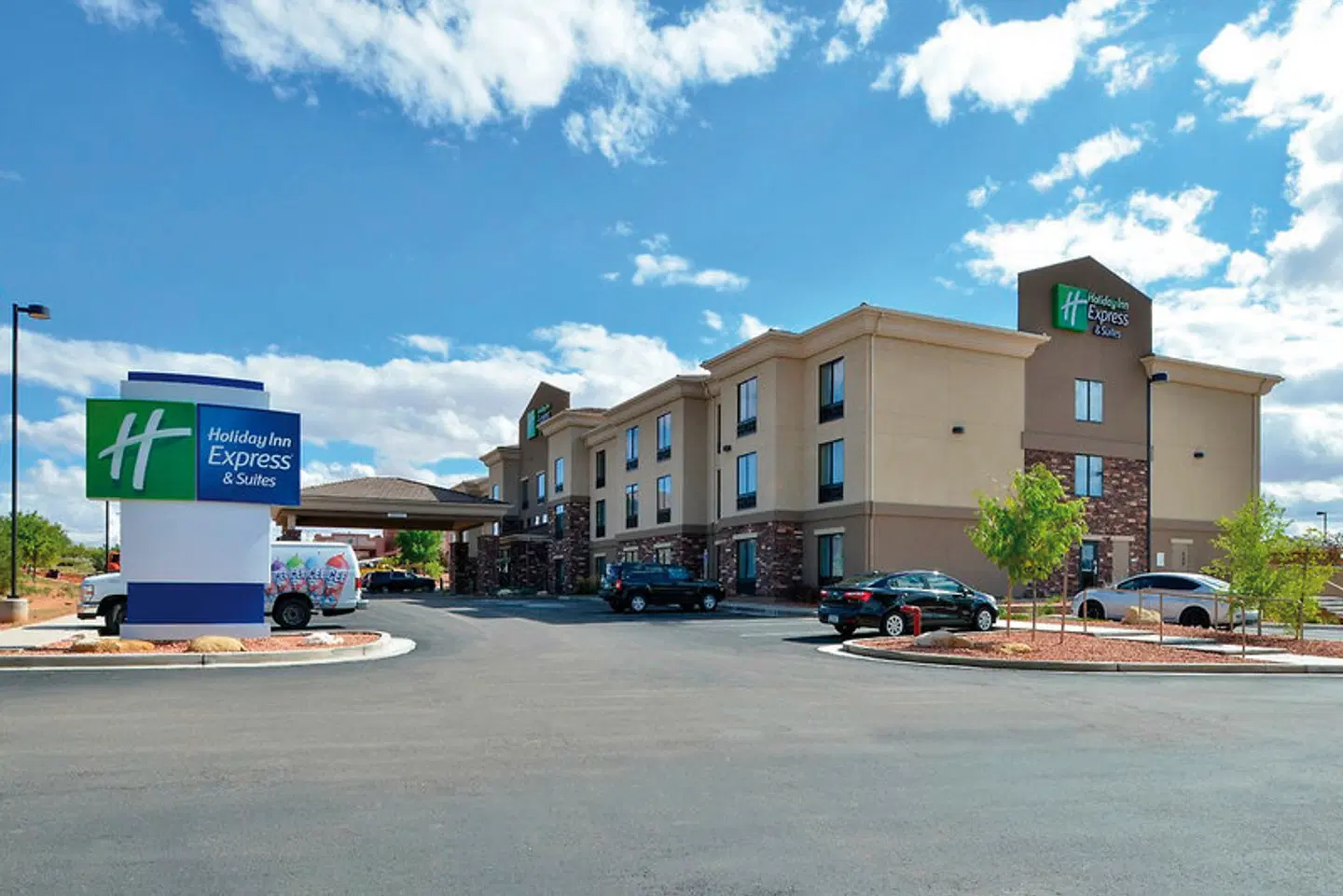 Holiday Inn Express & Suites Page, an IHG Hotel EXTERIOR