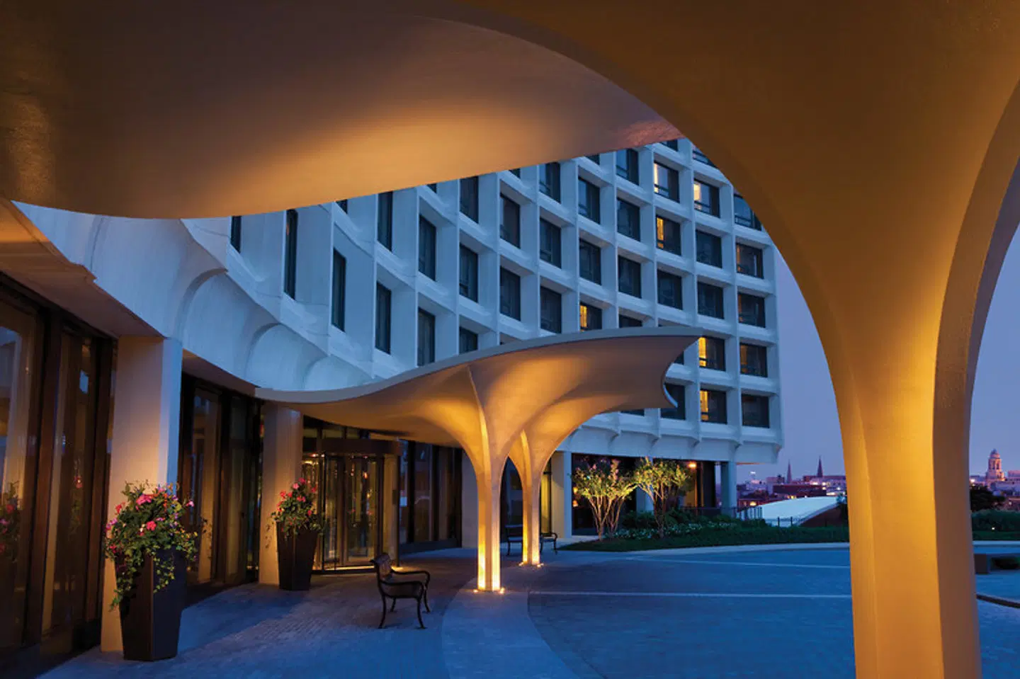 Washington Hilton EXTERIOR