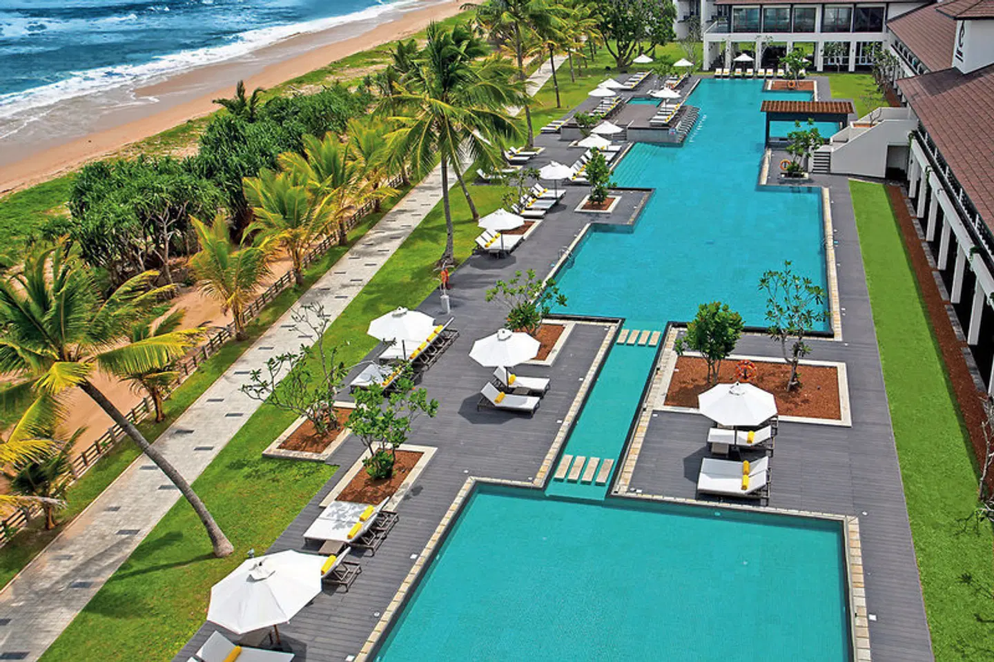 NH Bentota Ceysands Resort OUTDOOR_POOL