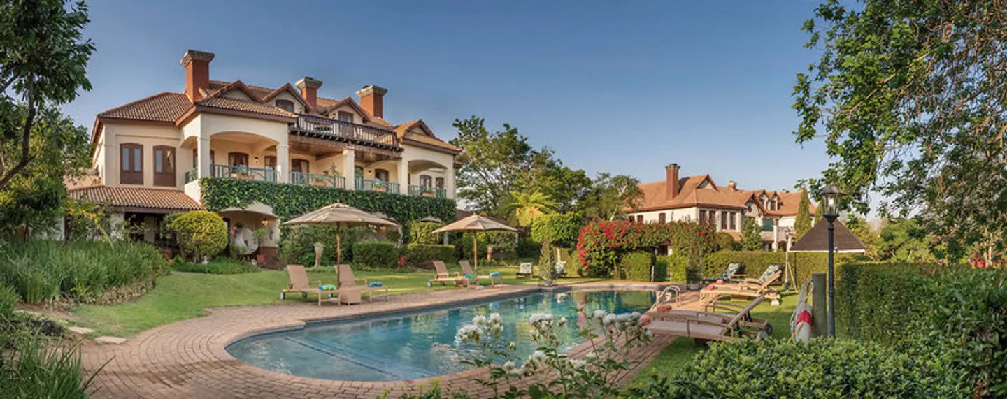 Oliver's Restaurant & Lodge OUTDOOR_POOL