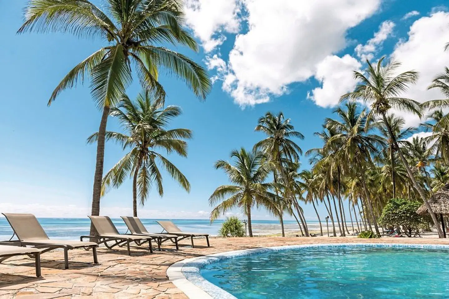 Karafuu Beach Resort & Spa OUTDOOR_POOL