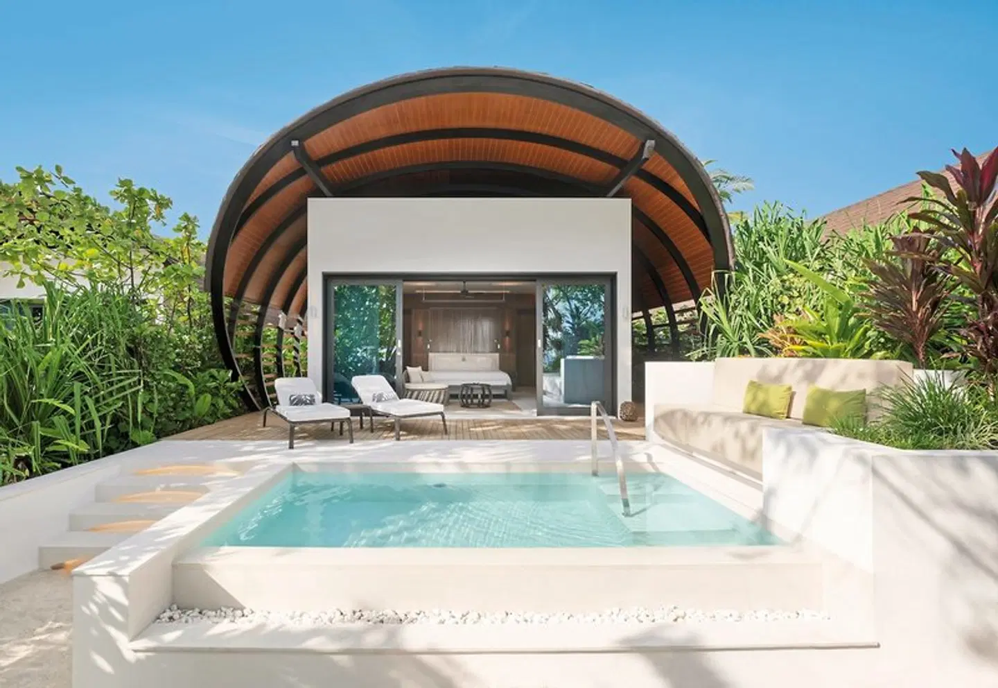 The Westin Maldives Miriandhoo Resort OUTDOOR_POOL