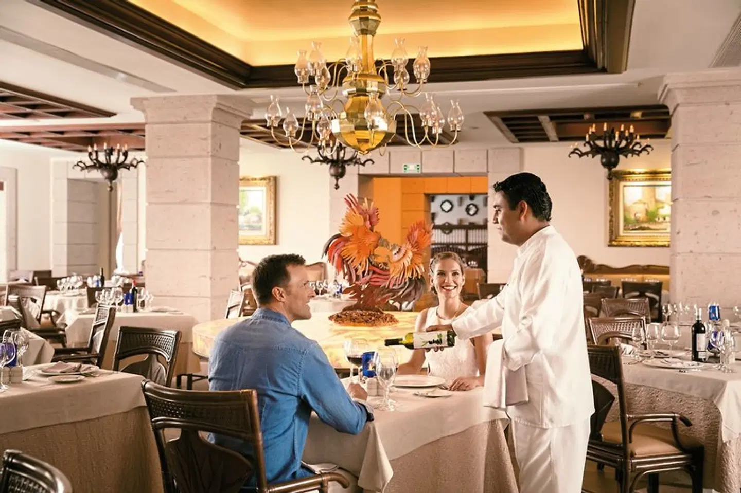 Barcelo Maya Grand Bar