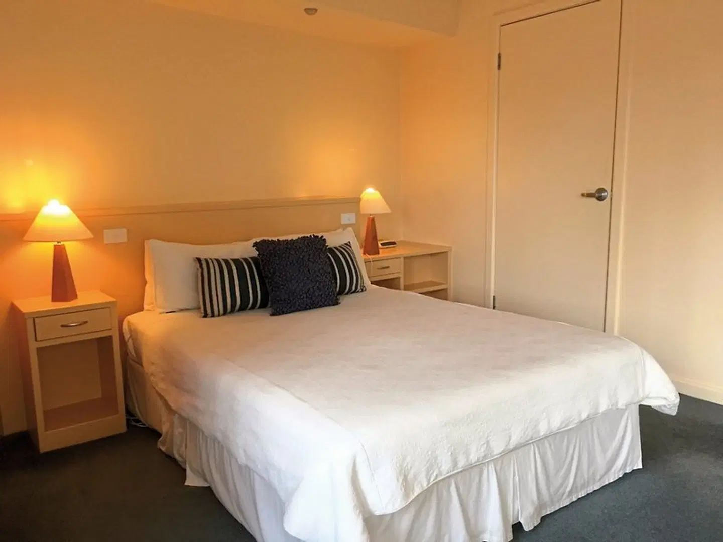 Waves Port Campbell ROOM_EXAMPLE